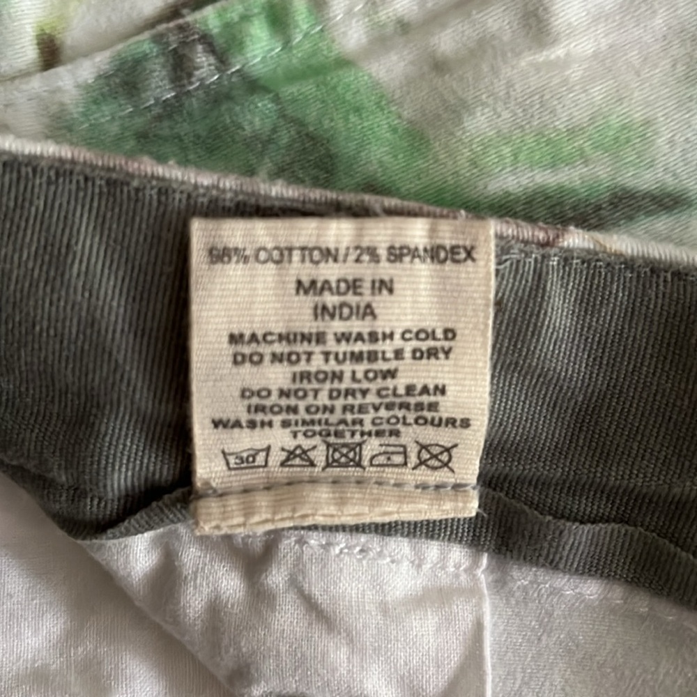 Tropical Print Bermuda Shorts - Picture 6 of 6